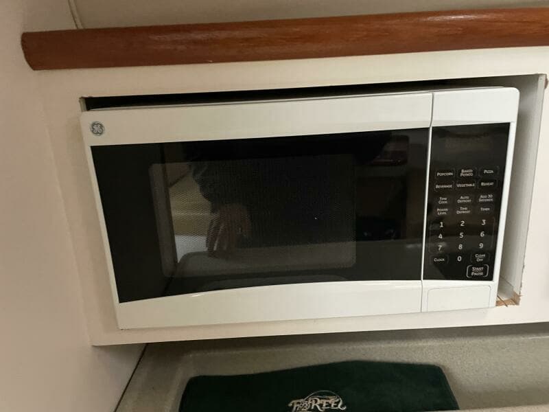 2000 Pursuit 3000 Express