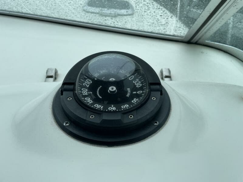 2000 Pursuit 3000 Express