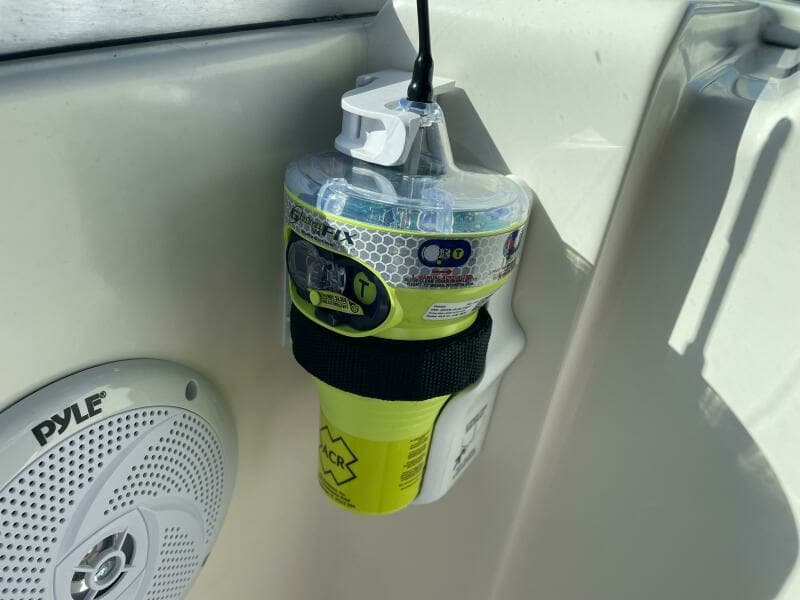 2000 Pursuit 3000 Express