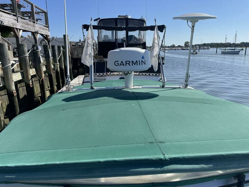 2000 Pursuit 3000 Express