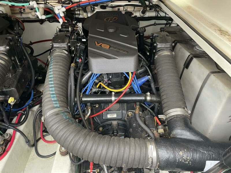 2000 Pursuit 3000 Express