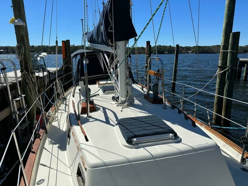 1998 Pacific Seacraft Crealock 37