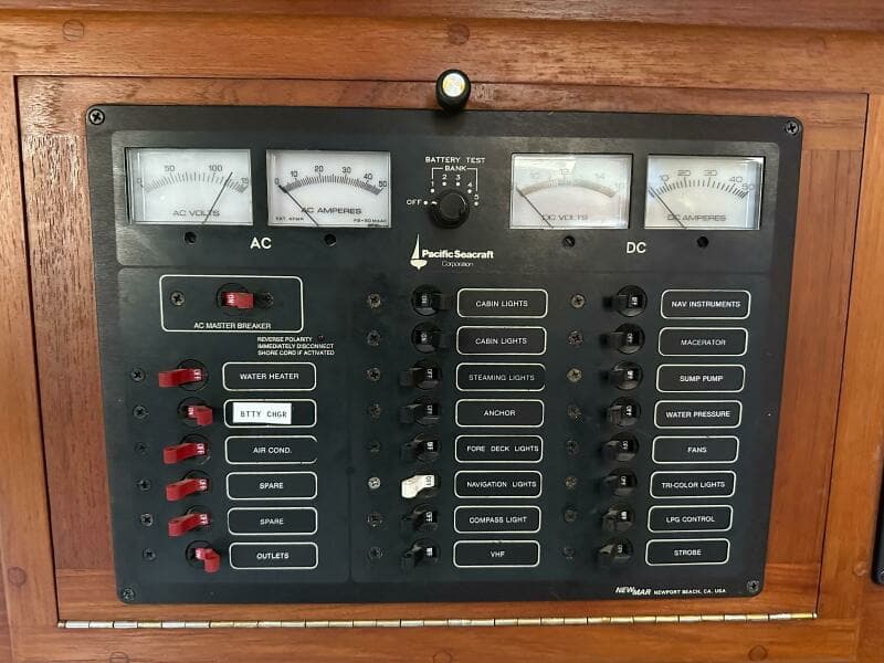 1998 Pacific Seacraft Crealock 37