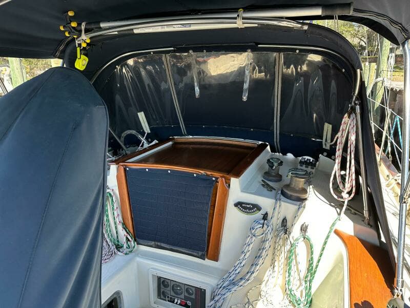 1998 Pacific Seacraft Crealock 37