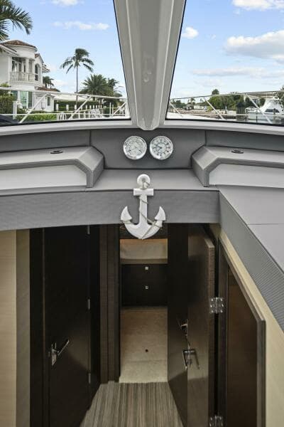 2019 Cruisers Yachts 54 Cantius