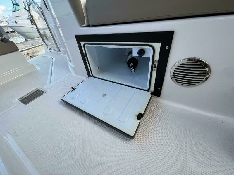 2017 Regal 28 Express