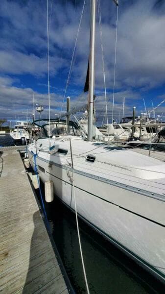 2000 Beneteau 361