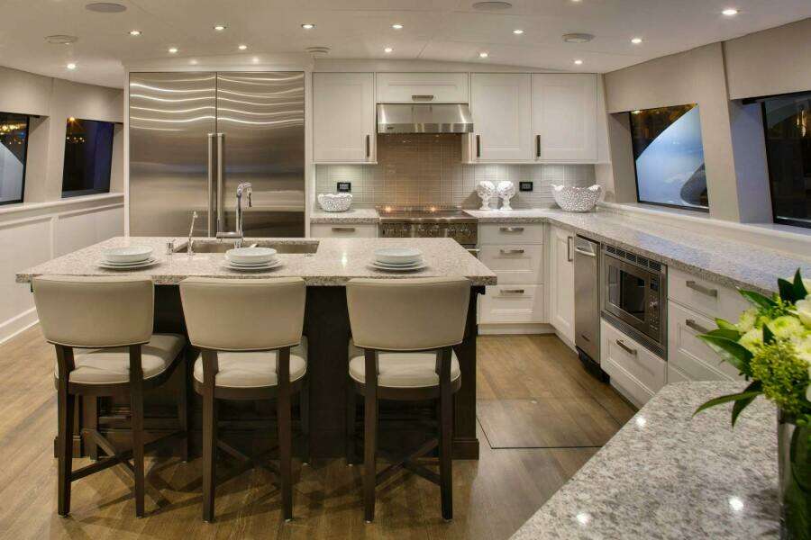 1992 Crescent Custom Yachts Custom