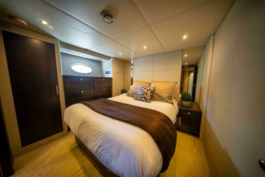 1992 Crescent Custom Yachts Custom