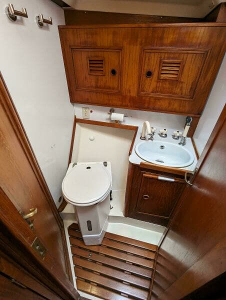 1985 Wauquiez Hood 38 MK II