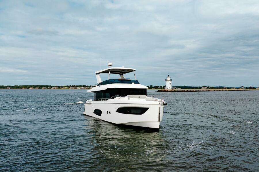 2023 Absolute 52 Navetta