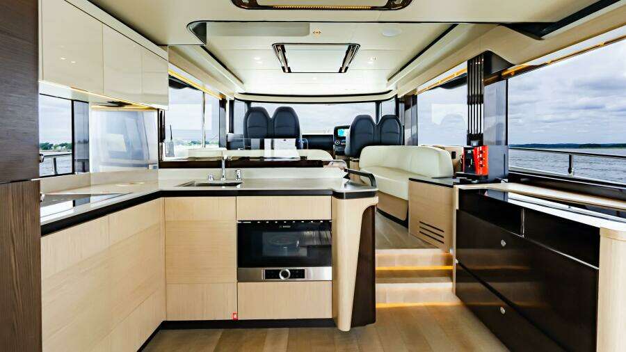 2023 Absolute 52 Navetta