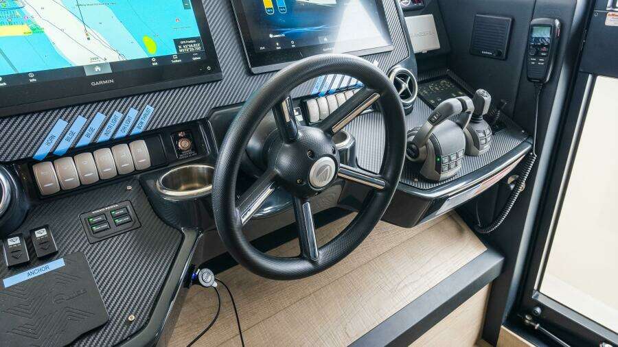 2023 Absolute 52 Navetta