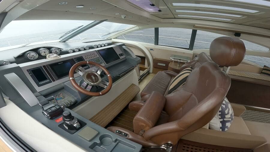 2011 Azimut 68S