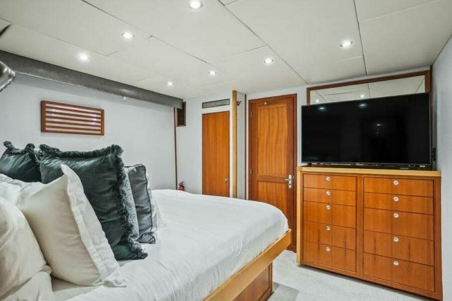 2009 Custom Flybridge Motoryacht