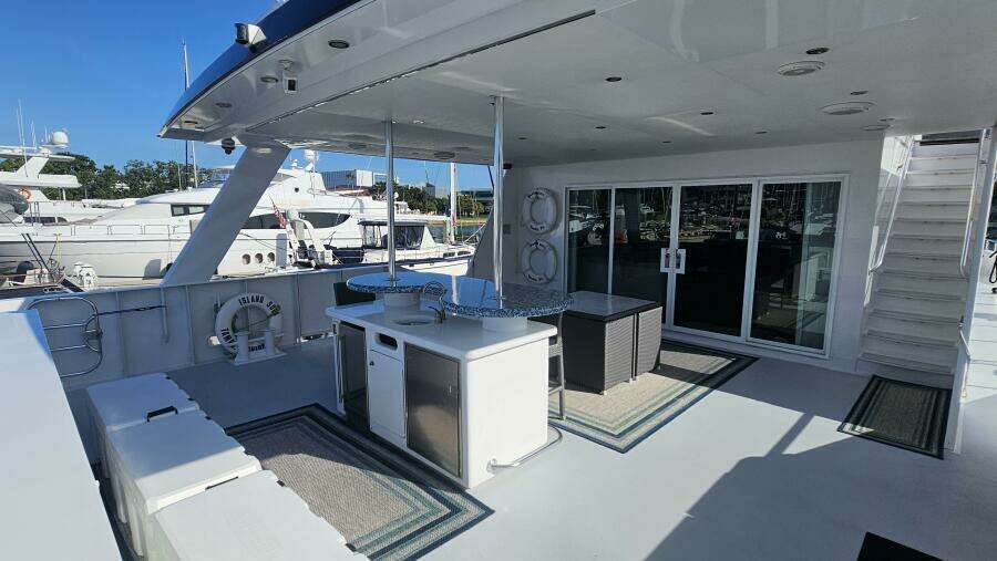 2009 Custom Flybridge Motoryacht