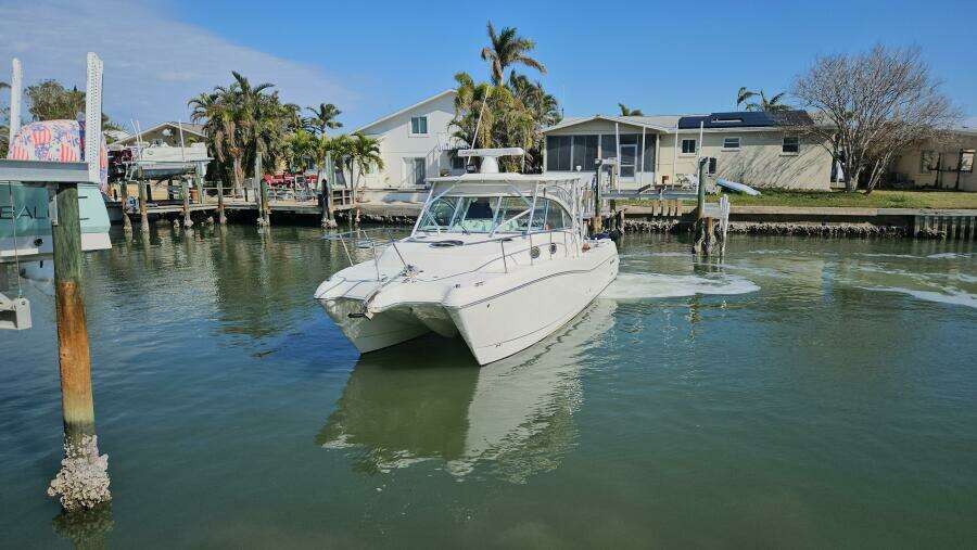 2008 World Cat 320 EC