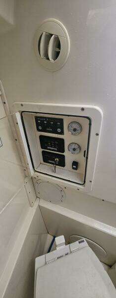 2008 World Cat 320 EC