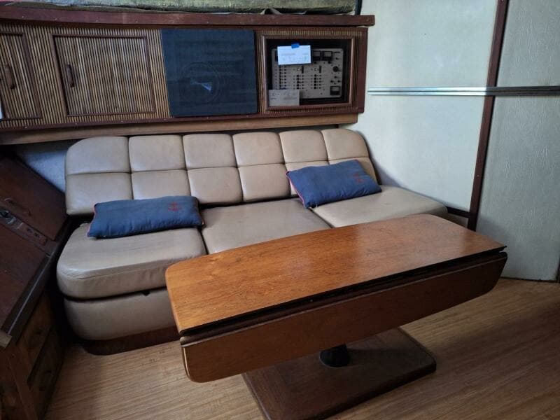 1985 Sea Ray 390 Express Cruiser