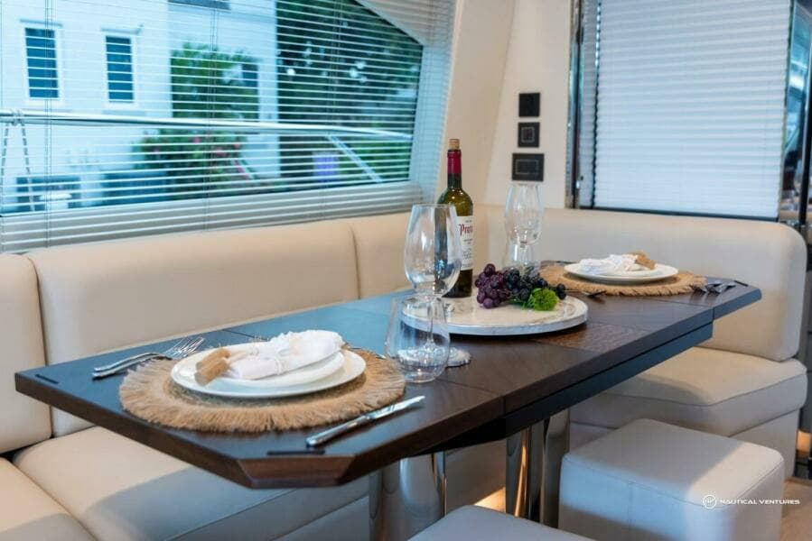 2023 Fairline Phantom 65