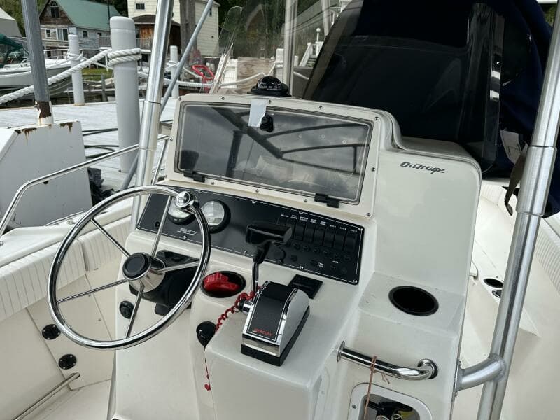2000 Boston Whaler 