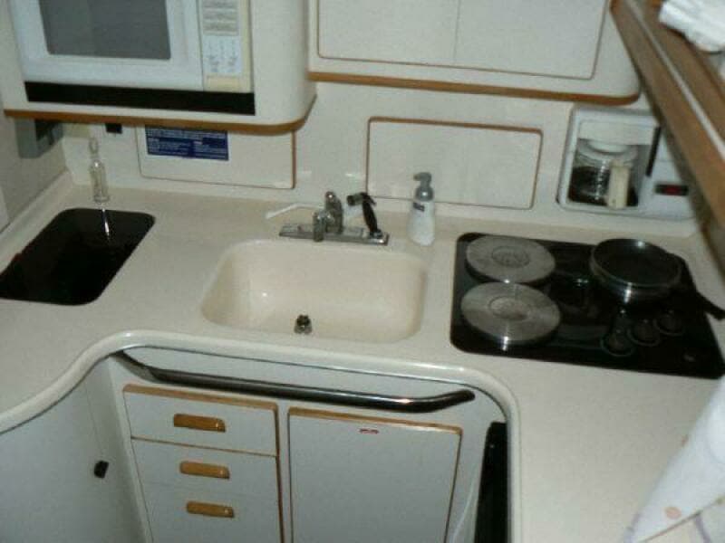 1993 Sea Ray 370 Sedan Bridge