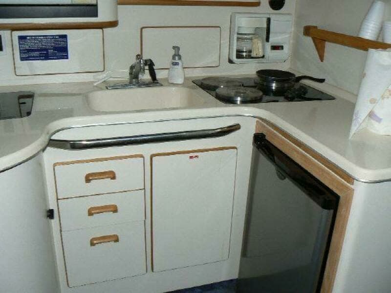 1993 Sea Ray 370 Sedan Bridge