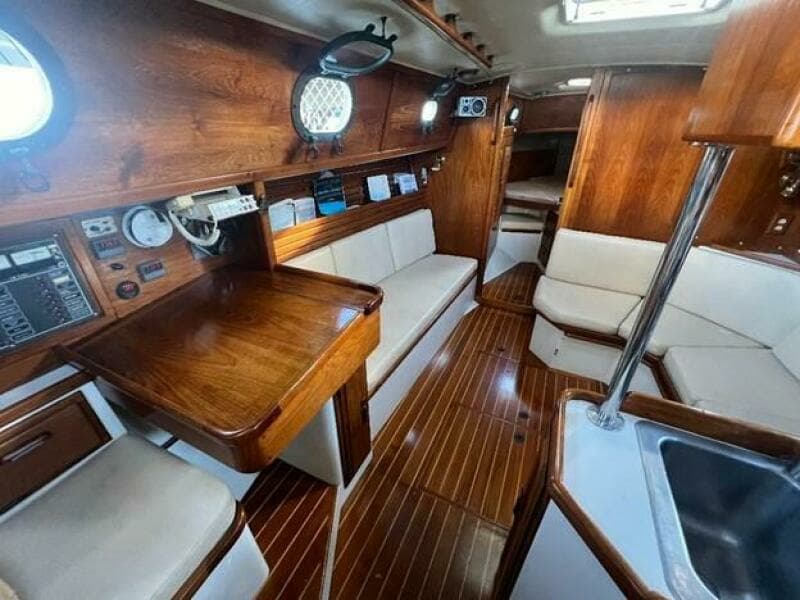 1986 Pacific Seacraft 37