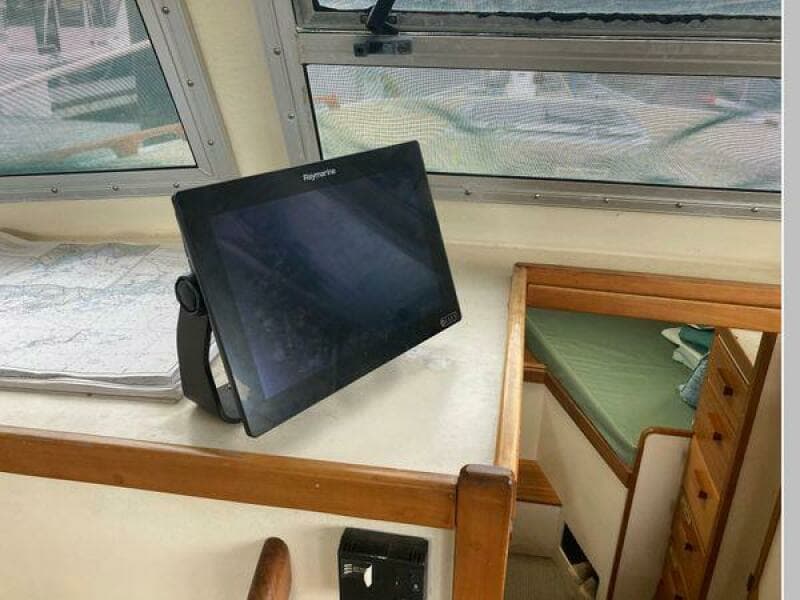 1984 Duffy Flybridge Cruiser