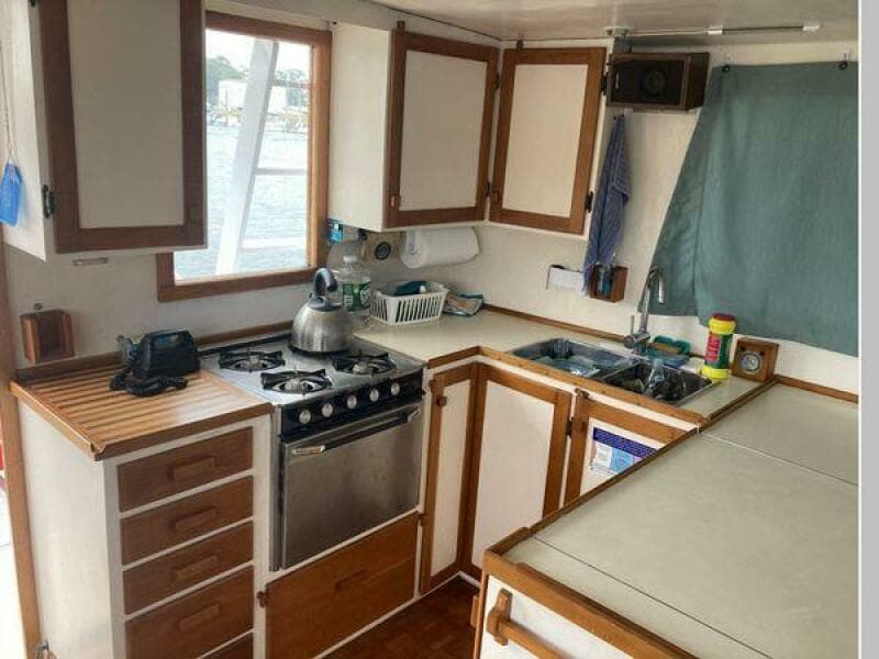 1984 Duffy Flybridge Cruiser