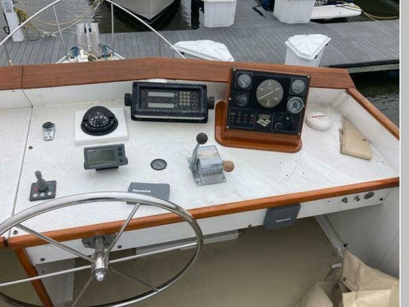 1984 Duffy Flybridge Cruiser