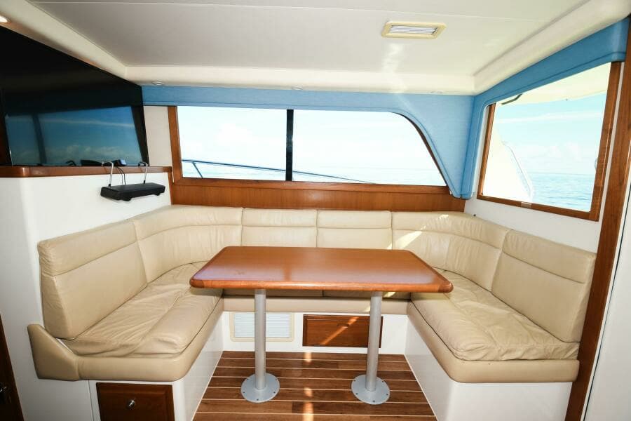 2001 35 Cabo Flybridge - VIKINGOS - Dinette