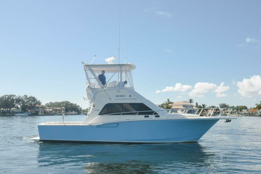 2001 35 Cabo Flybridge - VIKINGOS - Profile