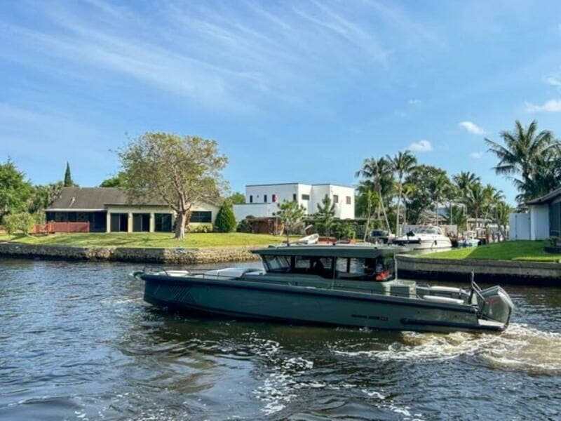 2024 Brabus Shadow 900XC