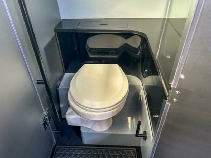 2024 Brabus Shadow 900XC