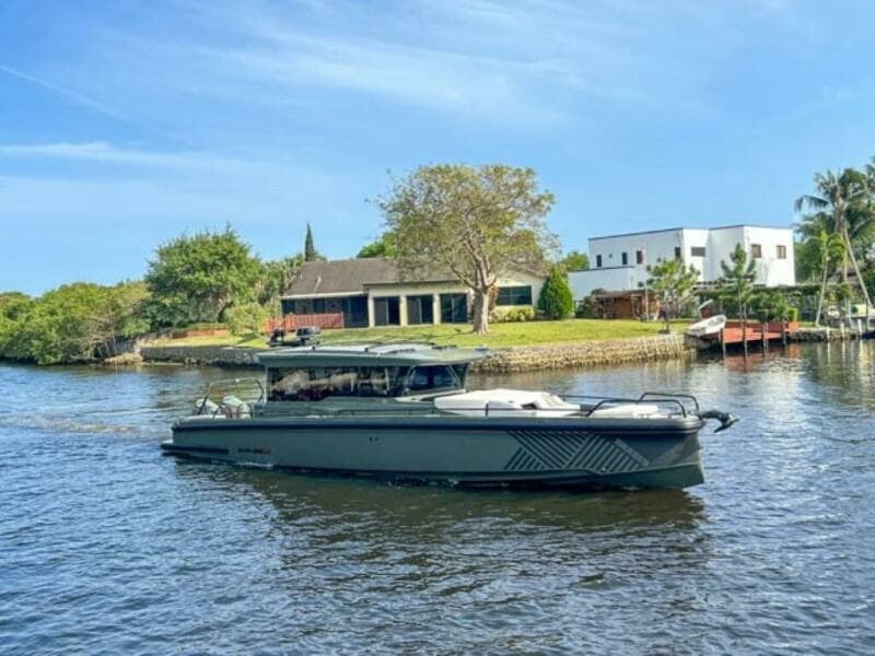 2024 Brabus Shadow 900XC