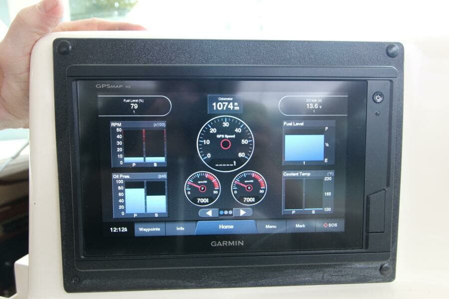 Albemarle 32 Express Helm Electronicslbemarle 32 Express Helm