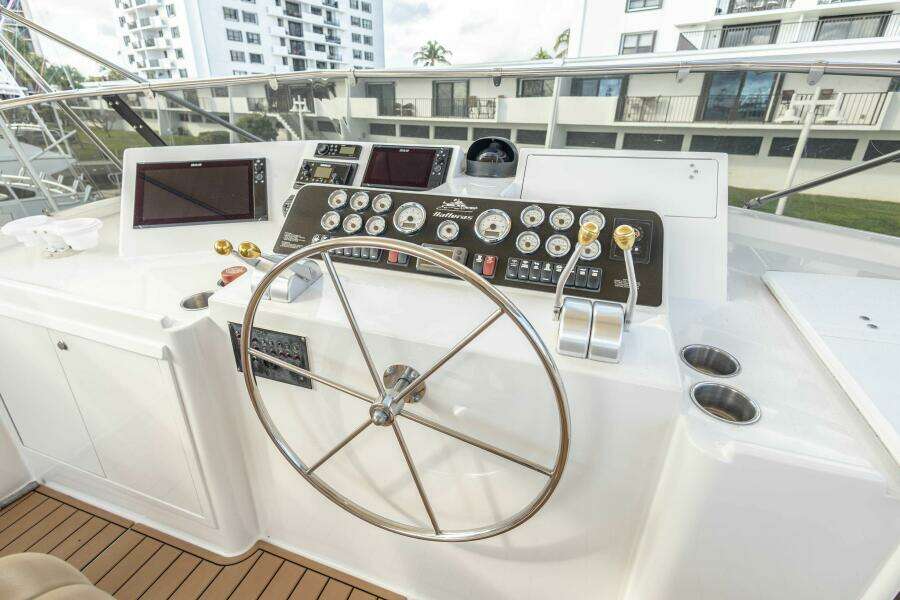 1989 Hatteras Cockpit Motor Yacht