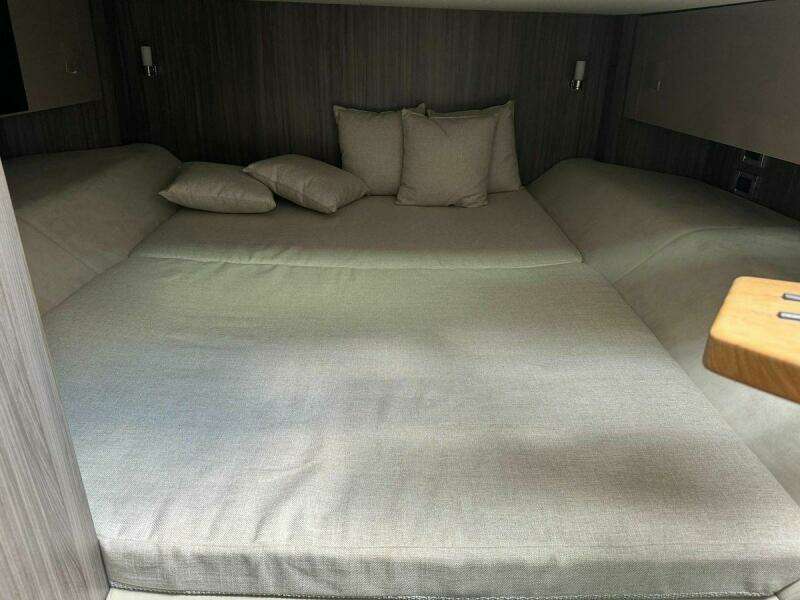 2021 Sea Ray 400 SLX OB