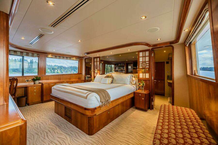 2002 Westport Westport 130