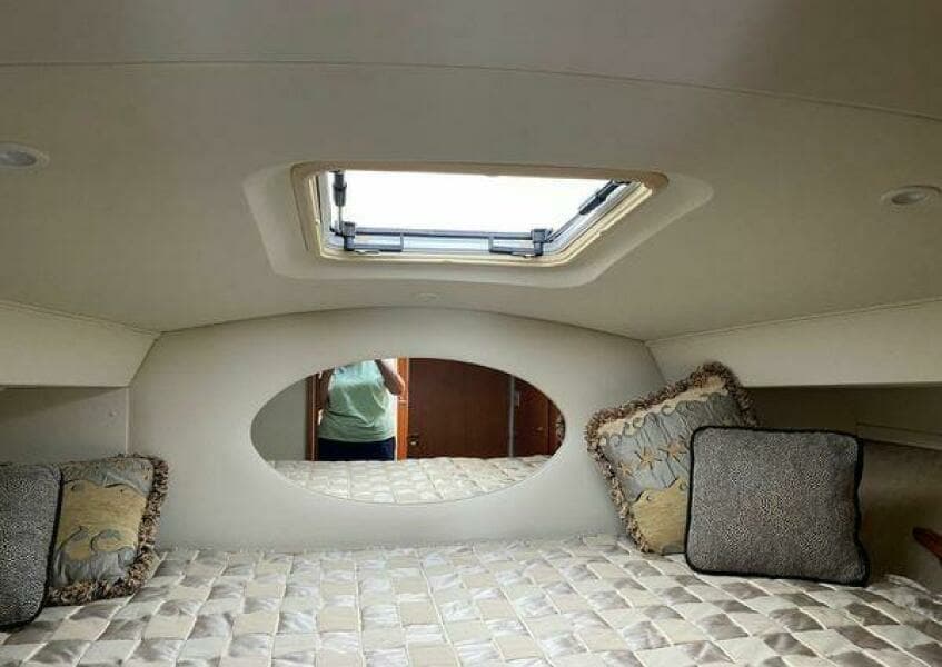 2002 Silverton 330 Sport Bridge