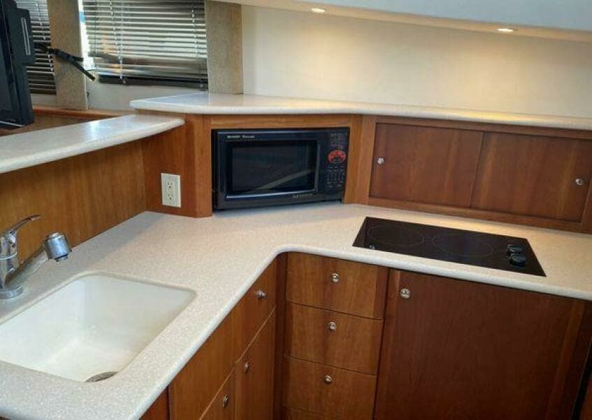 2002 Silverton 330 Sport Bridge