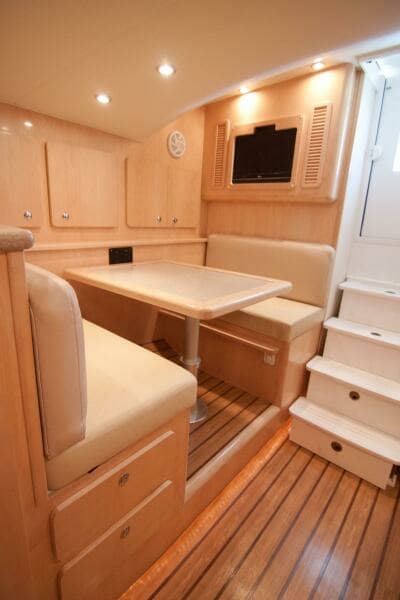 Out Island 38 Express-Cabin