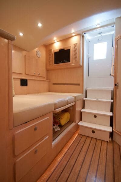 Out Island 38 Express-Cabin