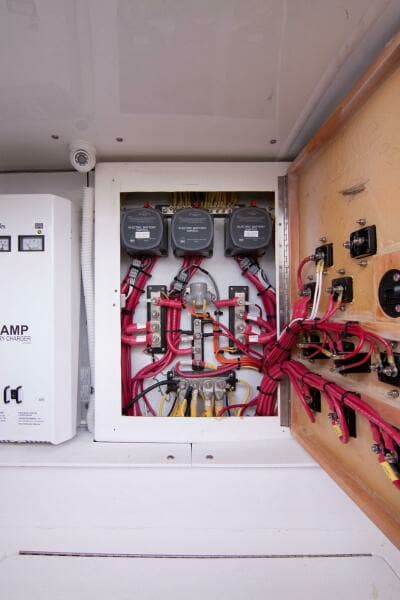 Out Island 38 Express-Engine Room