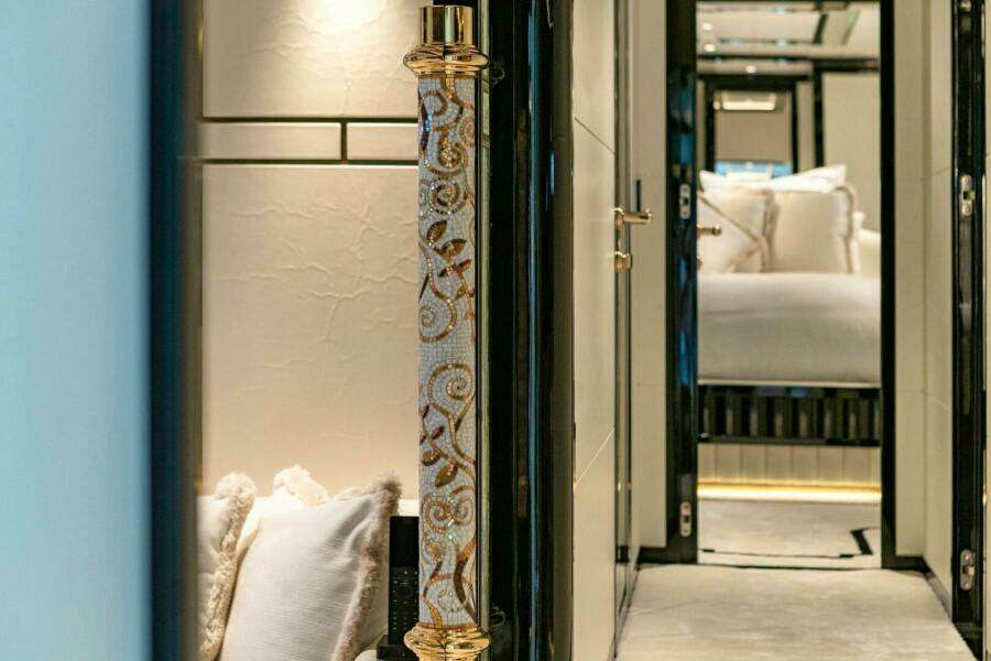 2013 Overmarine Mangusta 108