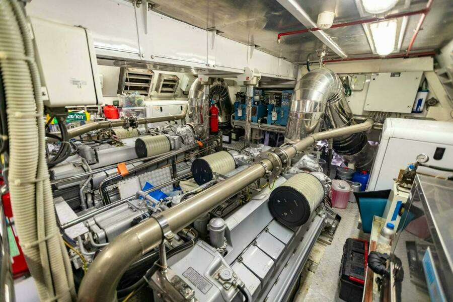 2013 Overmarine Mangusta 108