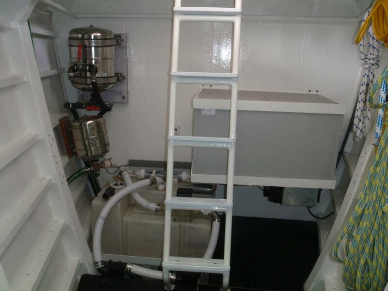 1986 Deerfoot 74 Pilothouse