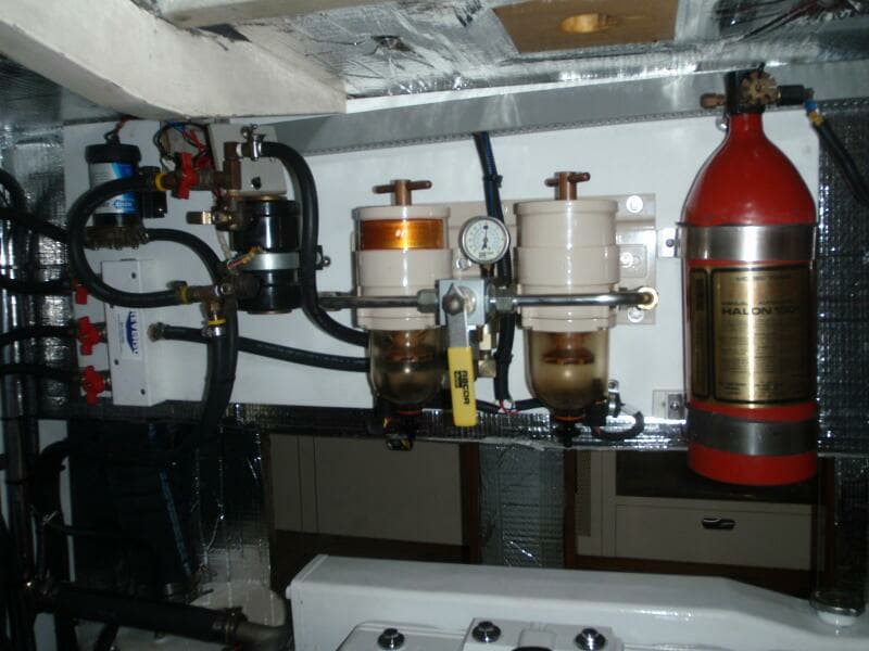 1986 Deerfoot 74 Pilothouse