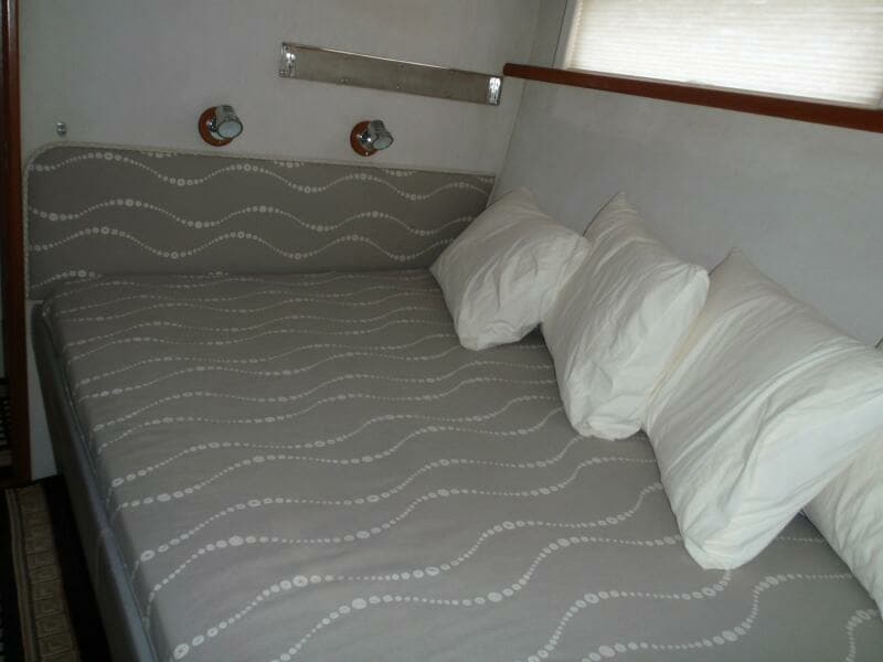 1986 Deerfoot 74 Pilothouse